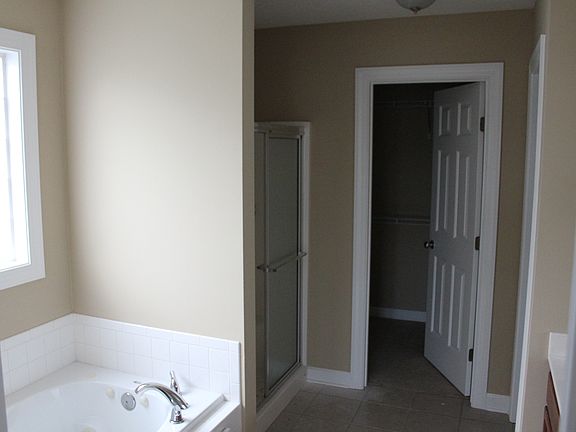 5th image of 3747 Woodbridge Ln
