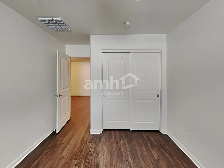 20788 W Thomas Rd — Photo 20