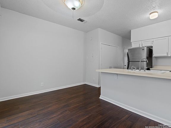 5th image of 12226 APRICOT DR