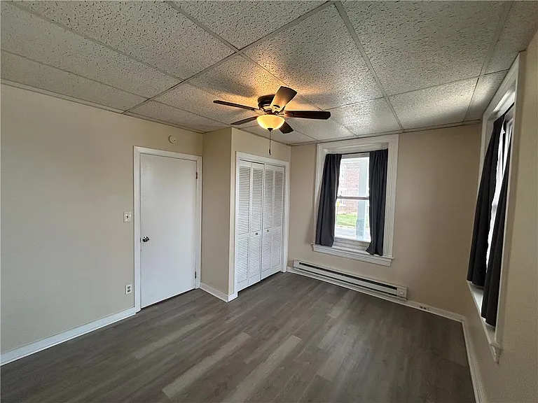 547 E 4th St #1 — Photo 7