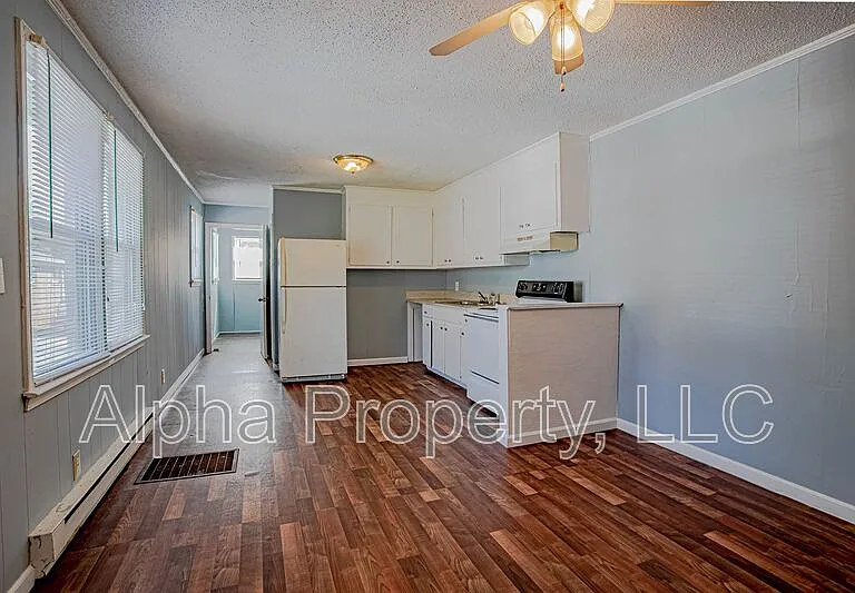 105 Foster Cir #7 — Photo 4