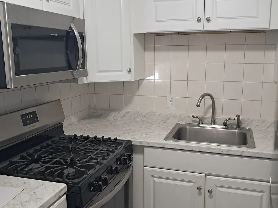 521 Smithfield Rd #204