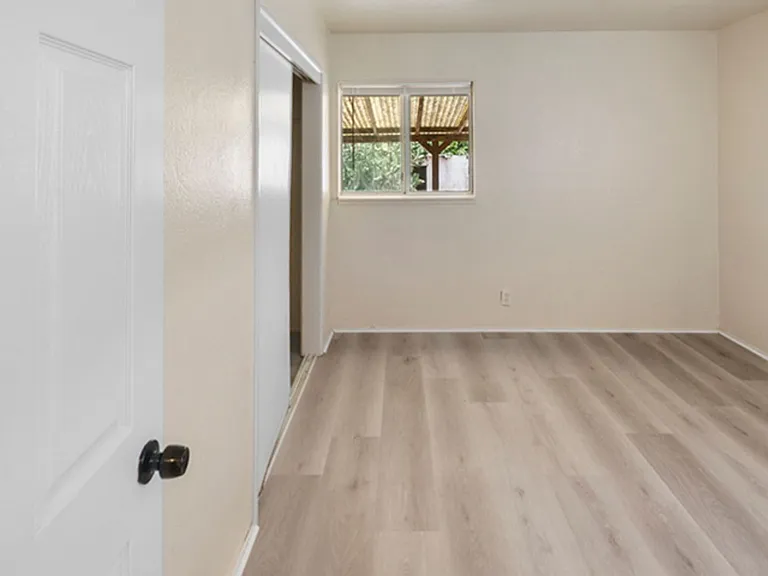 2137 104th Ave — Photo 7