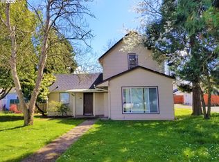 412 Park St, Silverton, OR 97381