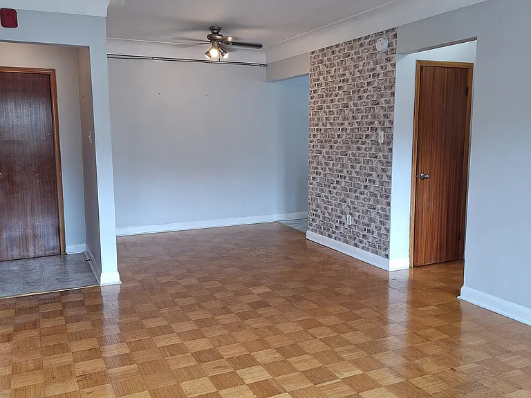 2038 Prospect St — Photo 4