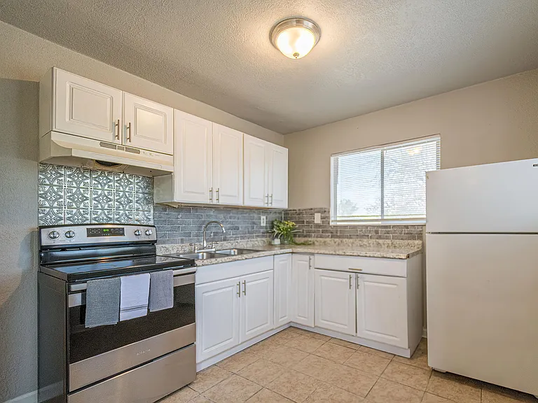 2323 Arbor Pl #2 — Photo 4