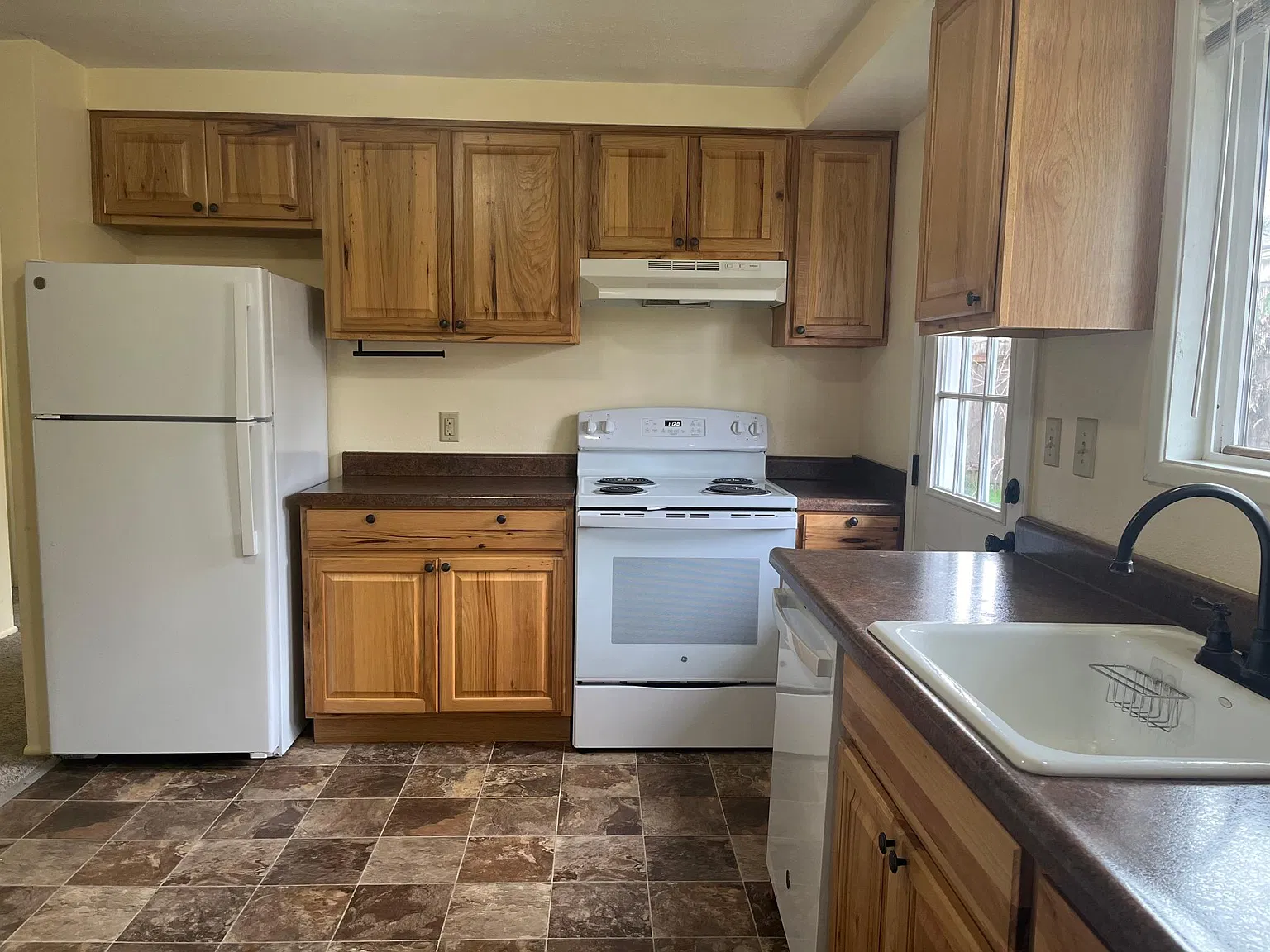 4720 Center Way — Photo 3