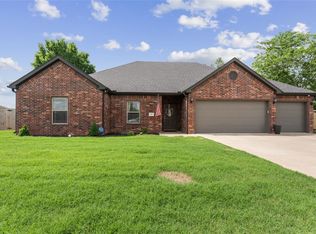 656 Choate Place Cir, Pea Ridge, AR 72751