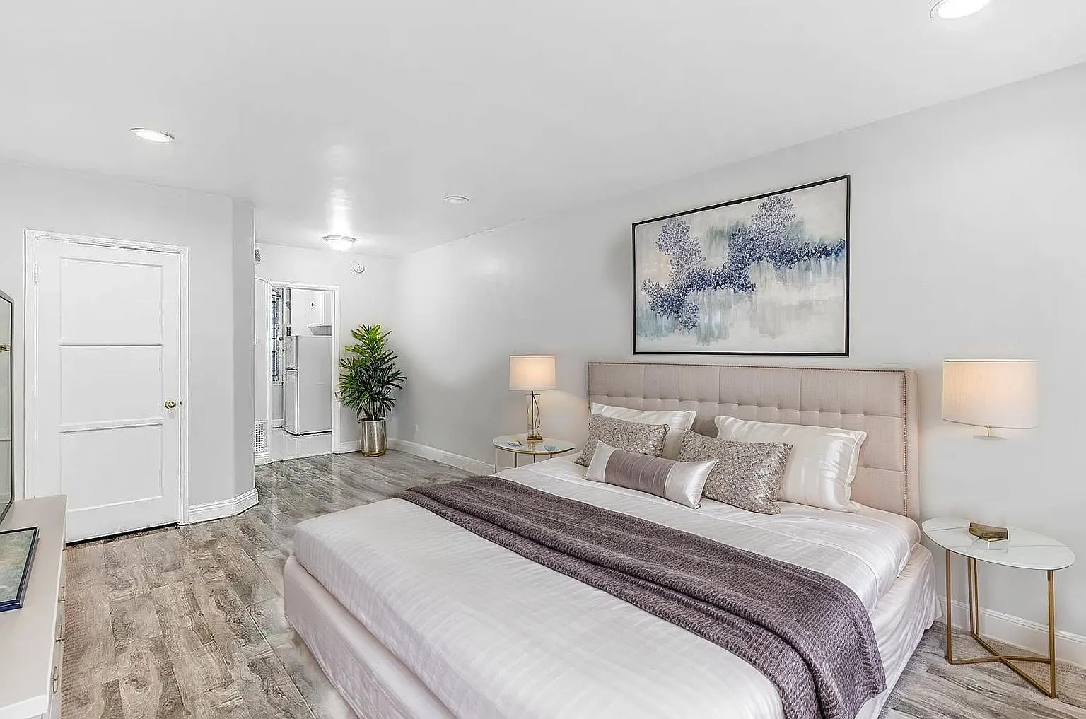 Oakhurst Apartments — Photo 1