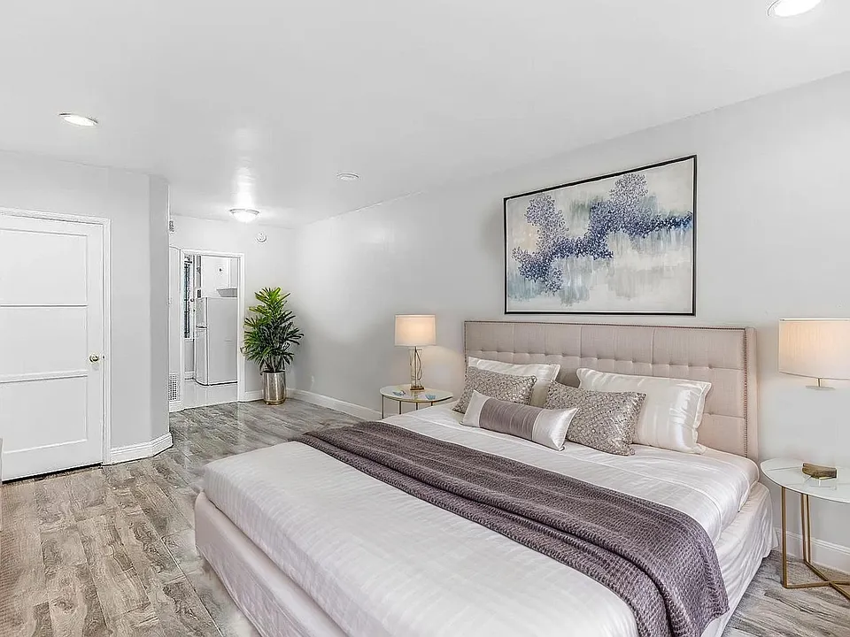Oakhurst Apartments