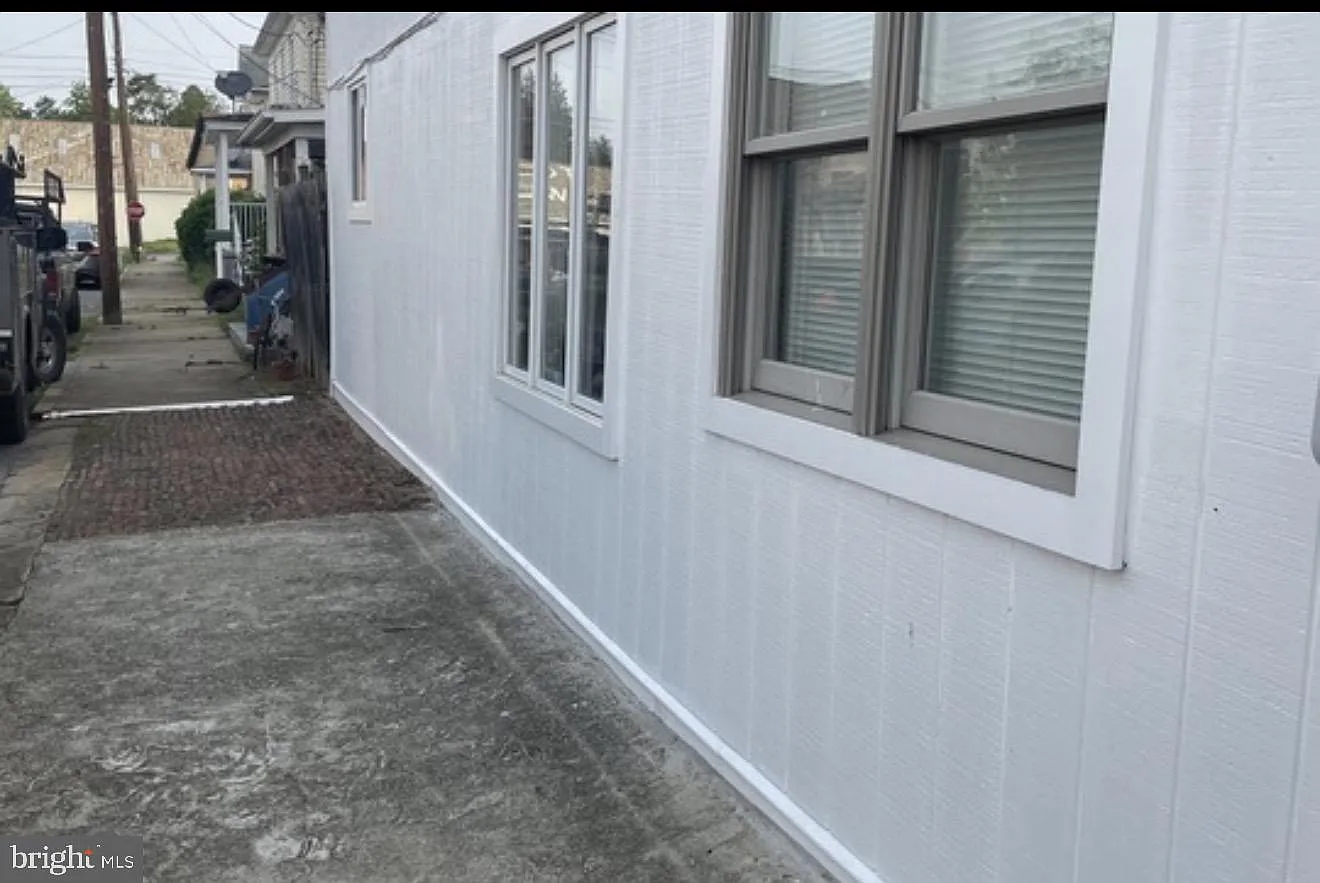 2 bed, 1.0 bath, 1100 sqft, $1,350 — Photo 1