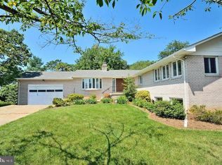 2016 S Fillmore St #TOP, Arlington, VA 22204