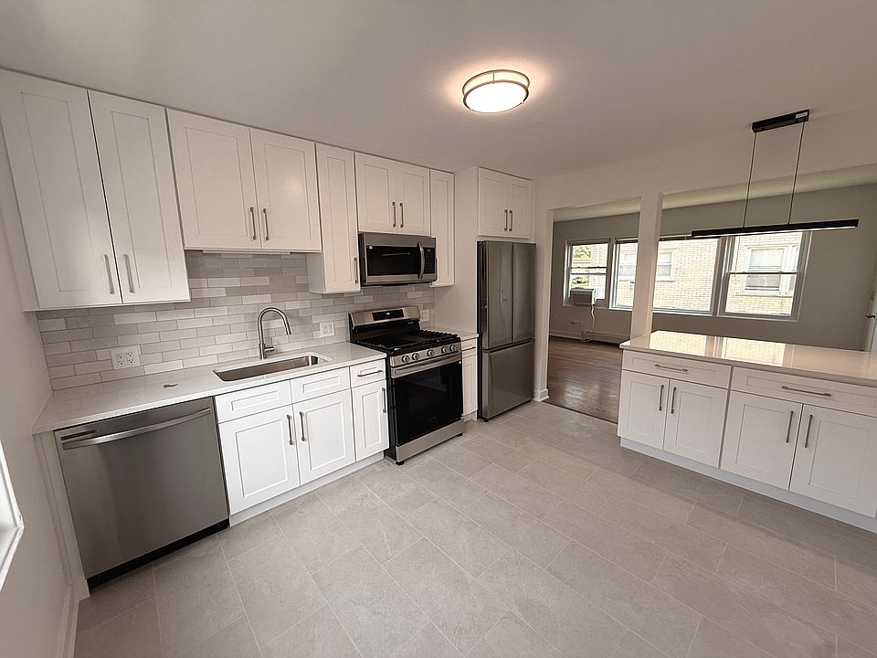 1st image of 2316 N Harlem Ave APT 2E