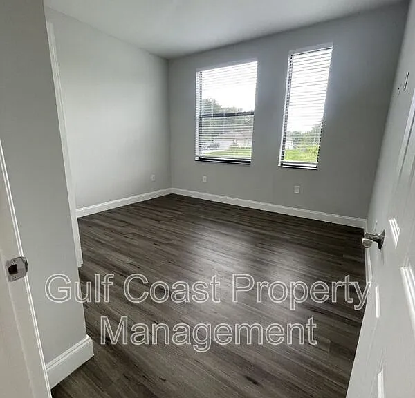 662 Windermere Dr — Photo 16