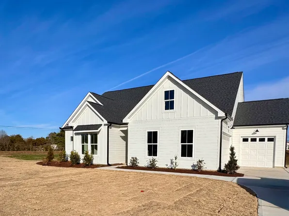 1717 Dixon Grove Lane, Grimesland, NC 27837