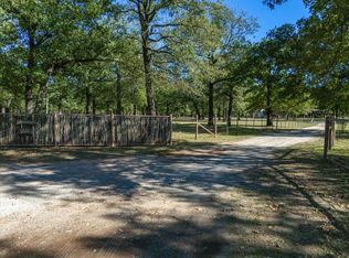 853 Sandy Hill Rd, Millsap, TX 76066