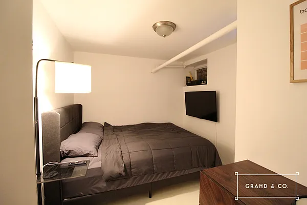 Rented by Grand & Co. | media 18