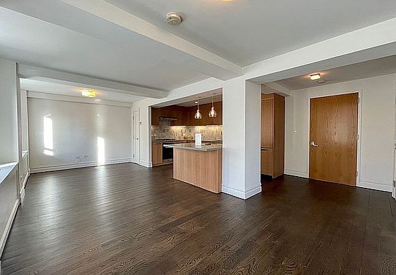 4th image of 752 W End Ave APT 11B