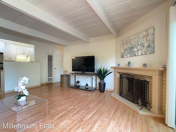 2nd image of 716 Sutter Ave