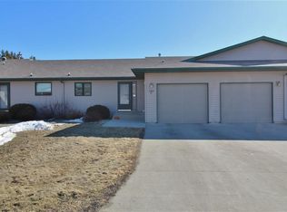 725 33rd Ave SW APT A, Minot, ND 58701