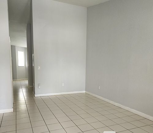 4th image of 1568 SE 26th St Unit 205