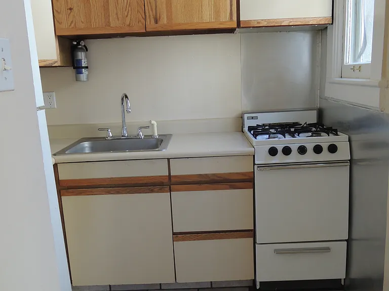 1639 N Ogden St #3 — Photo 5