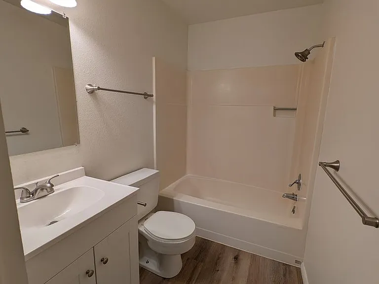 203 S 15th Ave #A-D — Photo 17