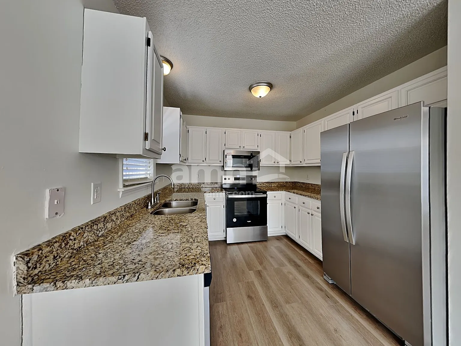 3 bed, 2.0 bath, 1550 sqft, $1,915 — Photo 3