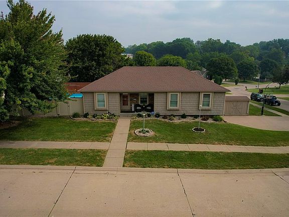 2nd image of 4619 Iris Ave