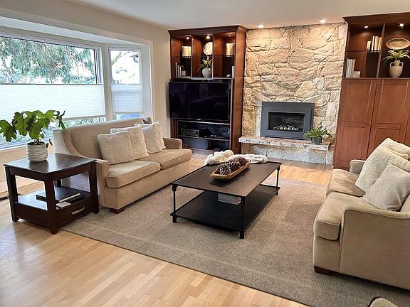 5th image of 2685 Byron Rd