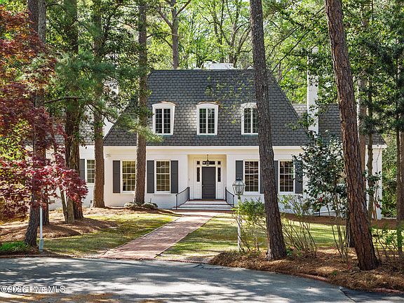 3rd image of 110 Christenbury Drive