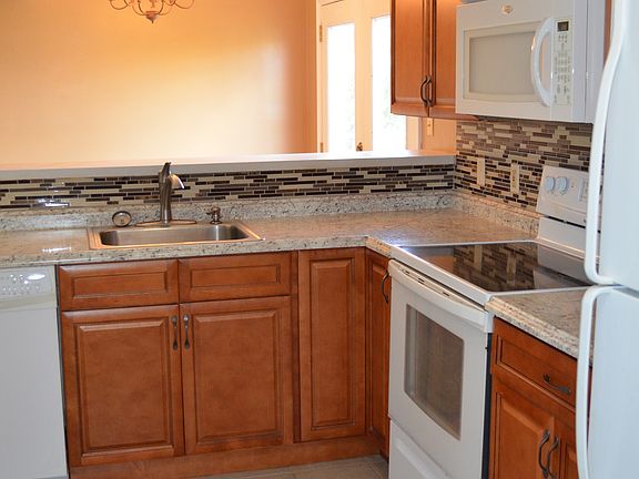 4th image of 4764 Brierley Dr