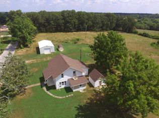 616 S C St, Seymour, MO 65746