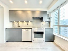 887 Bay St