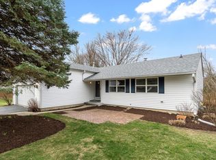 1901 Woodfield Ct, Naperville, IL 60565