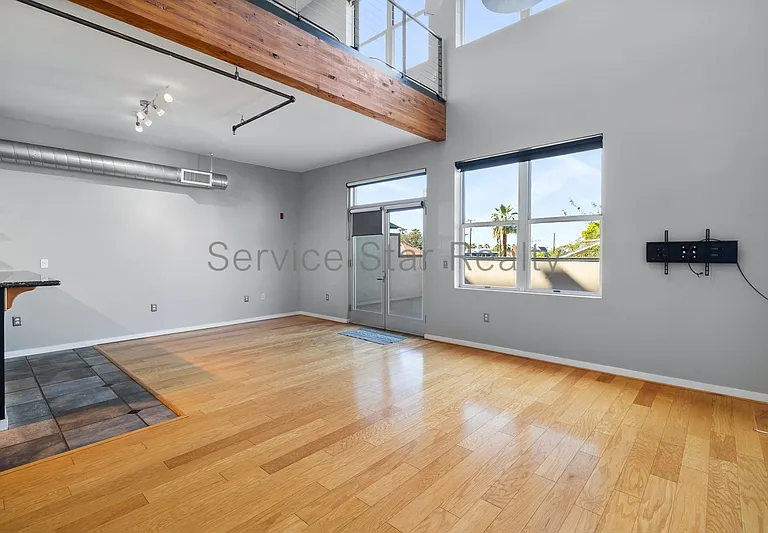 1326 N Central Ave #211 — Photo 4