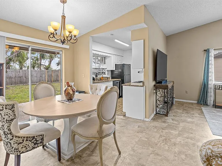 12102 Walden Woods Dr — Photo 3