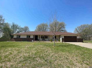 2233 SW Westridge Dr, Topeka, KS 66614