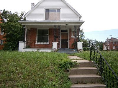 1st image of 2440 Agnes Ave