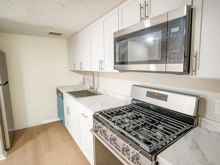 2BR/1.5BA Townhome