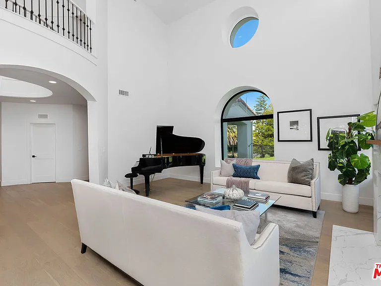 23458 W Moon Shadows Dr — Photo 31