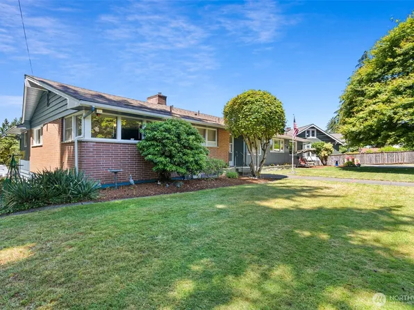 3002 Parkway Drive W, University Place, WA 98466