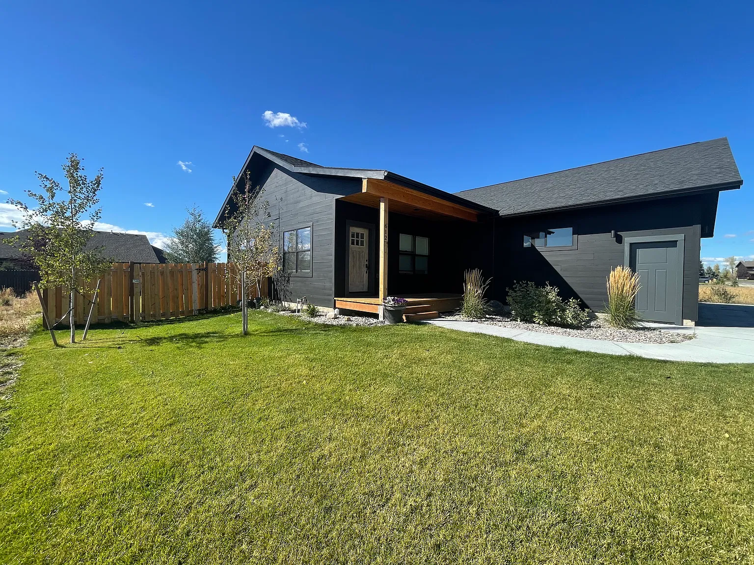 3 bed, 1894 sqft, $3,500 — Photo 4