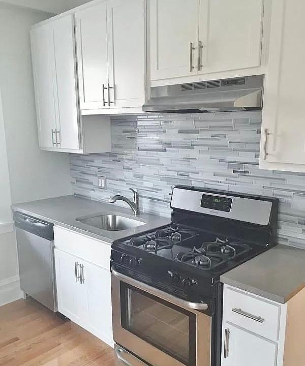 1st image of 851 W Wellington Ave #3F