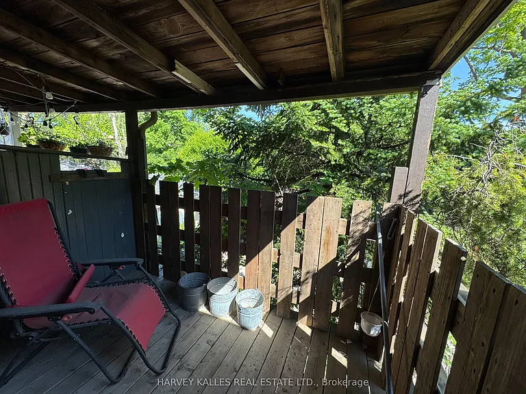 38 Strathgowan Ave #UPPER — Photo 9