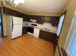 9112 Summit St, Lenexa, KS 66215