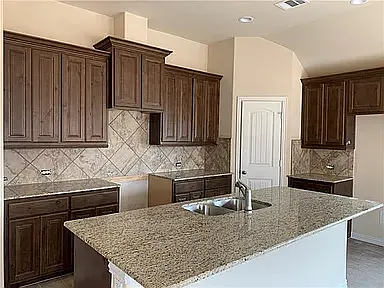 Building Photo - 626 Rustic Trl