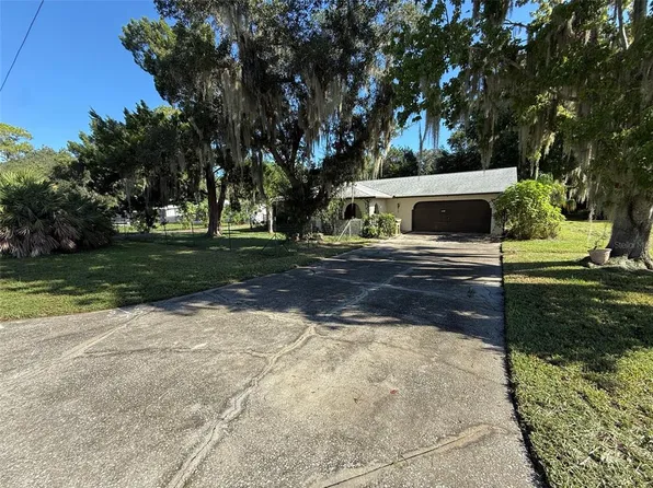 11813 OCKLAWAHA DRIVE, LEESBURG, FL 34788