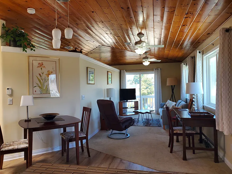 3237 Sandy Pl — Photo 2