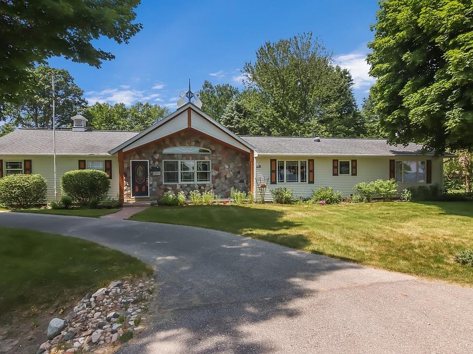 11537 Bluff Rd, Traverse City, MI 49686 | Zillow